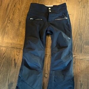 Obermeyer soft shell girls black ski pants. Great condition!
